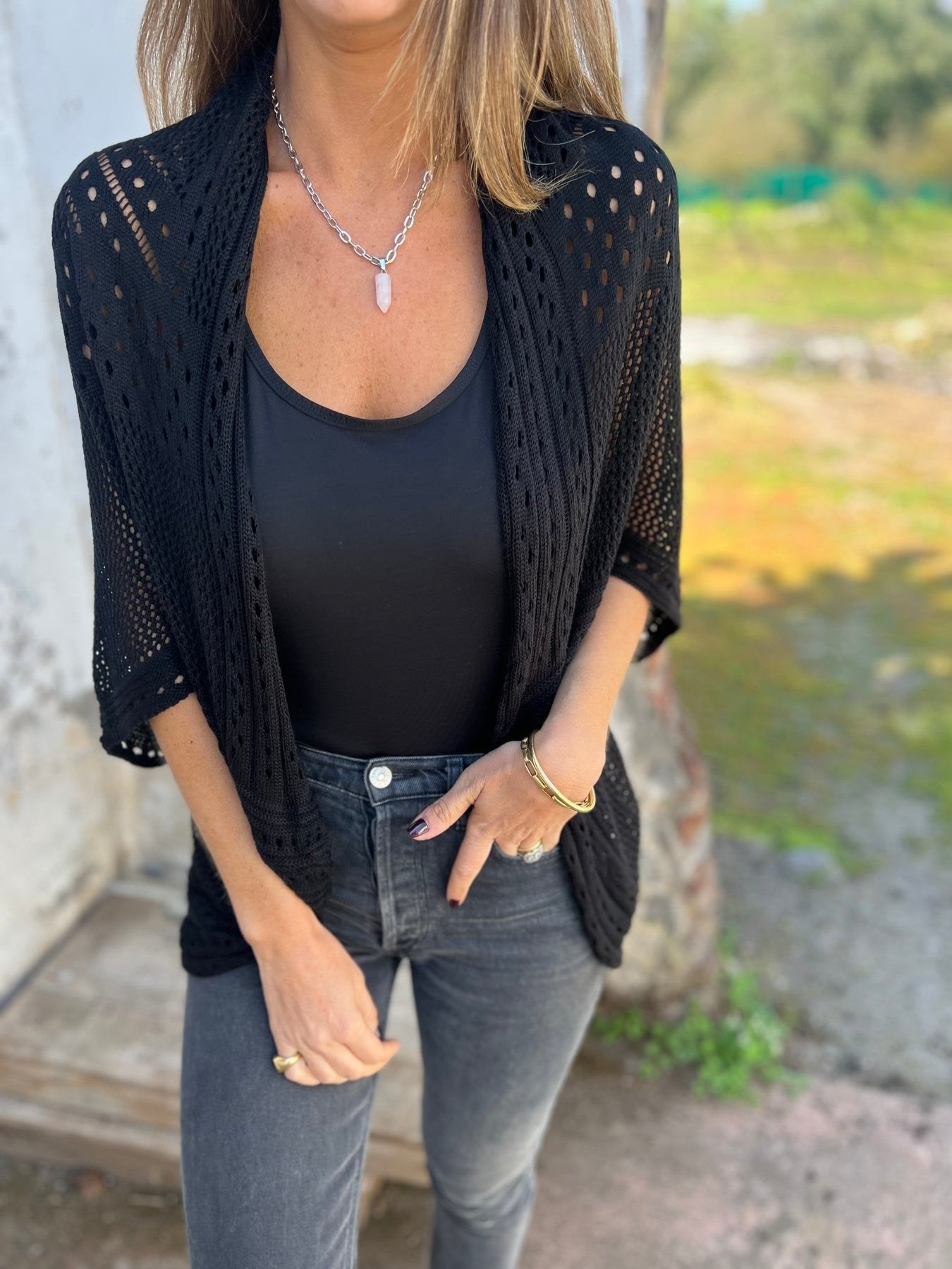 אסנת | סוודר קליל עם טוויסט מיוחד