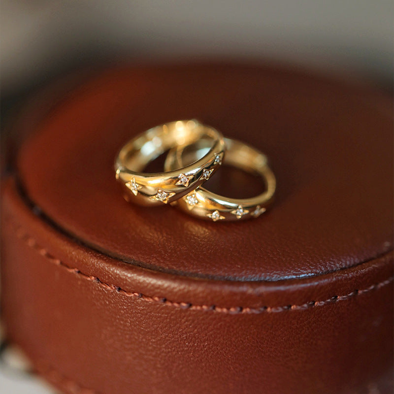 כיסוי בצבעי זהב ולוקסוס