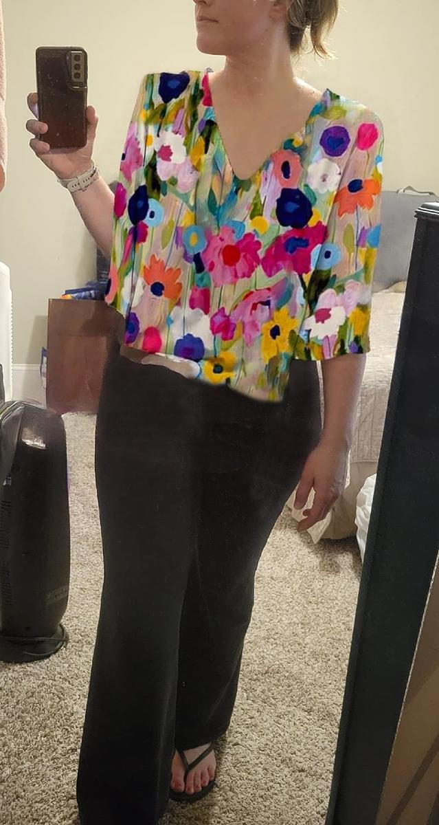 חולצת פרחונית רומנטית עם שרוולים באורך 3/4