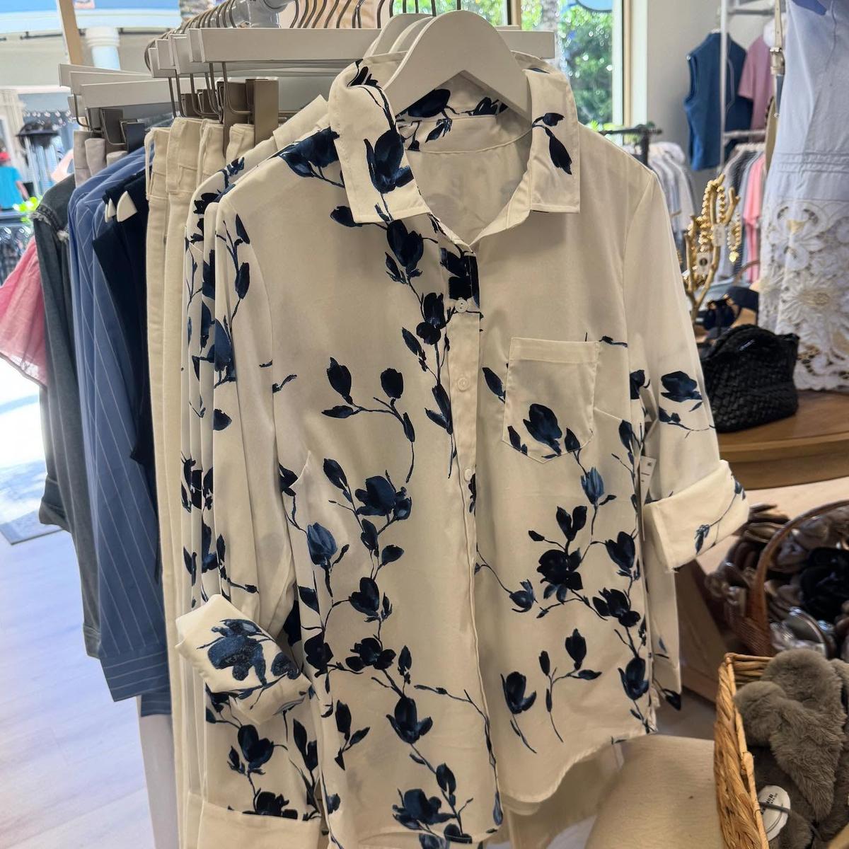 חולצת כפתורים עם שרוולים ארוכים