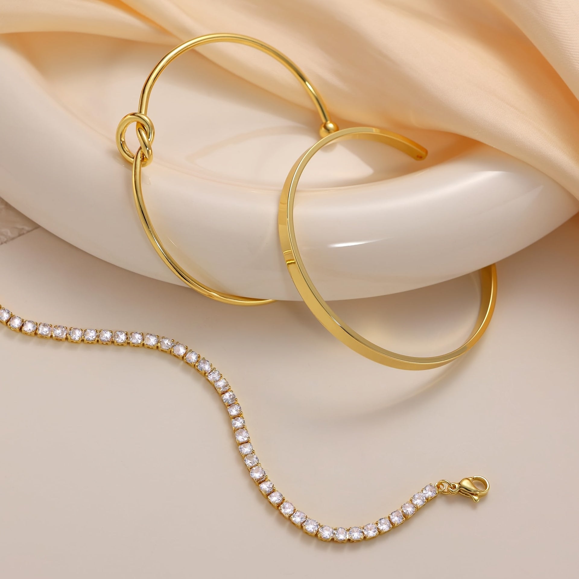 לירי | צמיד בוהו שיק בעיצוב לב עדין