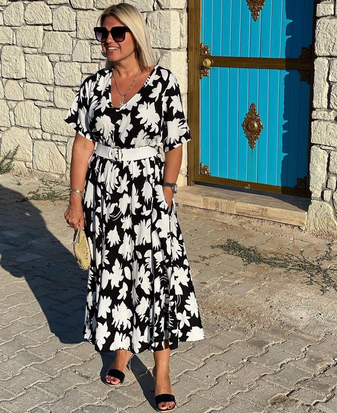 ליאת | שמלת מקסי פרחונית קז'ואל עם מחשוף V