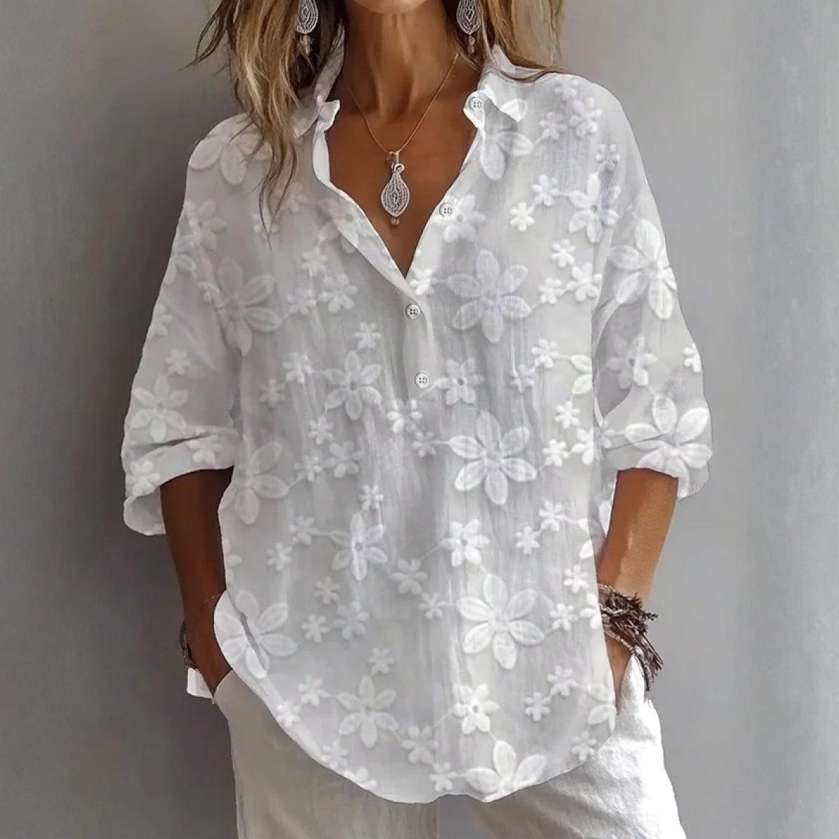 חולצת V-צוואר לבנה עם שרוולים באורך 3/4