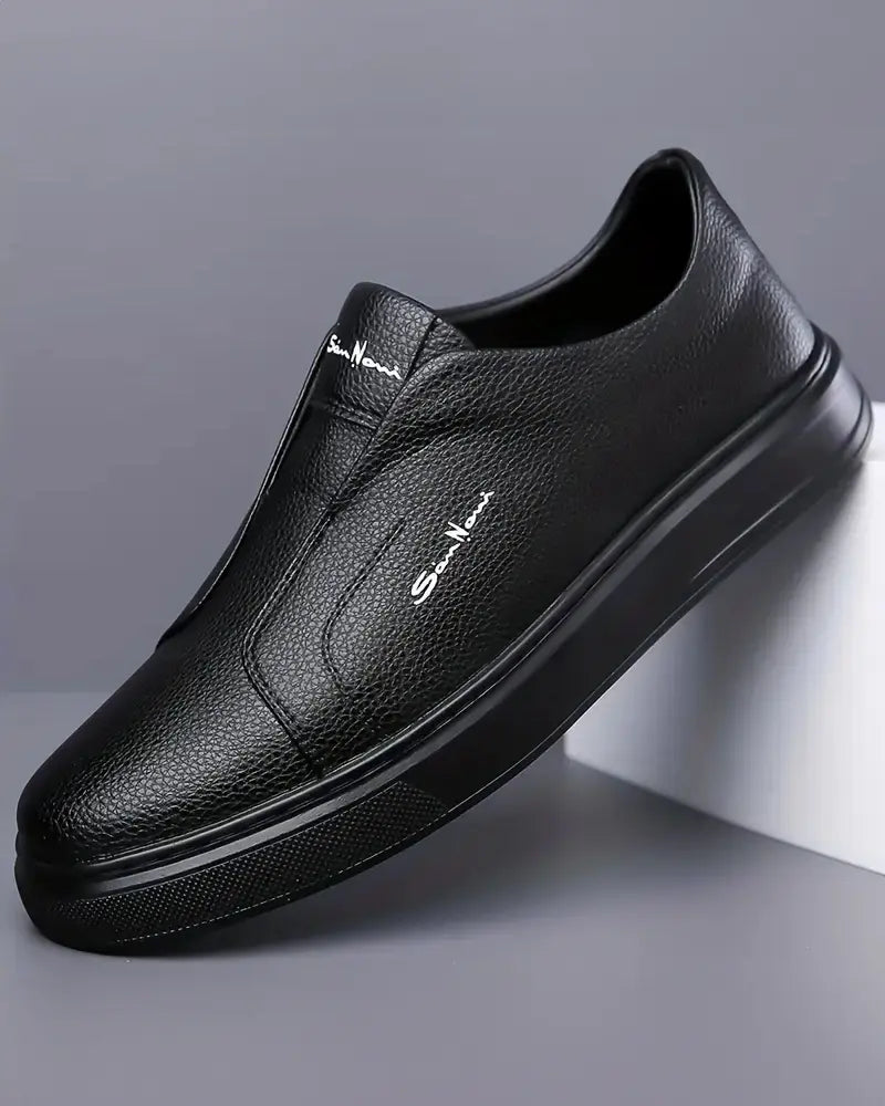 סניקרס עור סם נובה