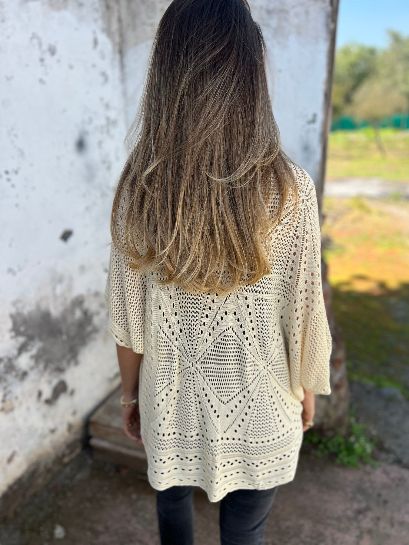 אסנת | סוודר קליל עם טוויסט מיוחד