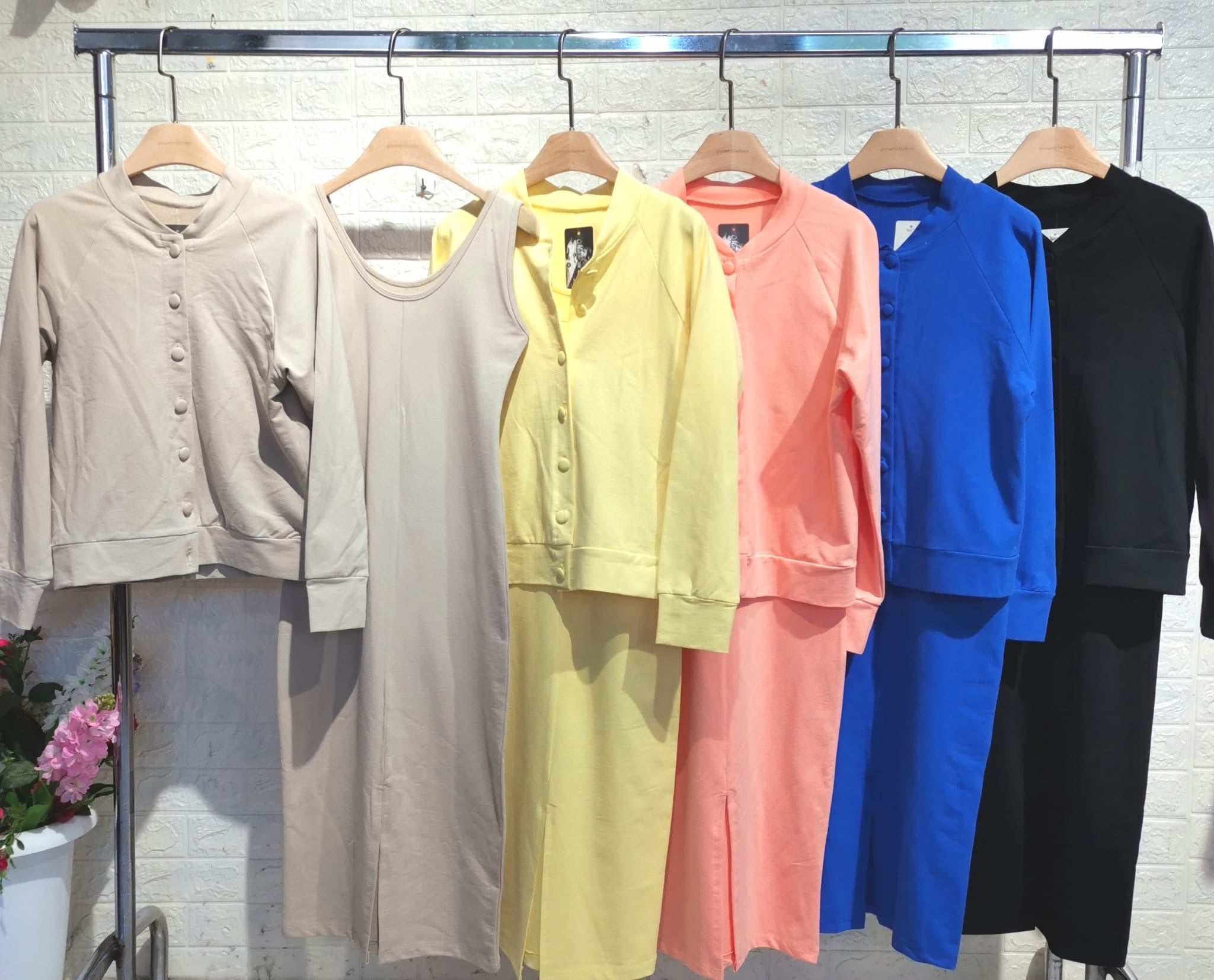 קרין | שמלת מידי ריפסטיק וסט ג'קט בומבר