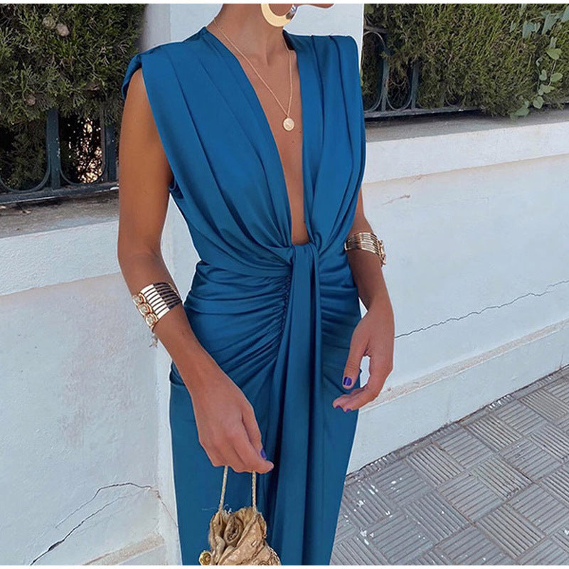 לונה | שמלת ערב עם מחשוף עמוק