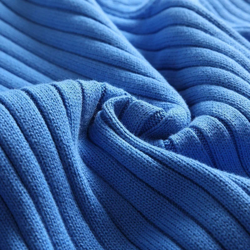 אריק | סוודר ריפסטיק עם צווארון גבוה