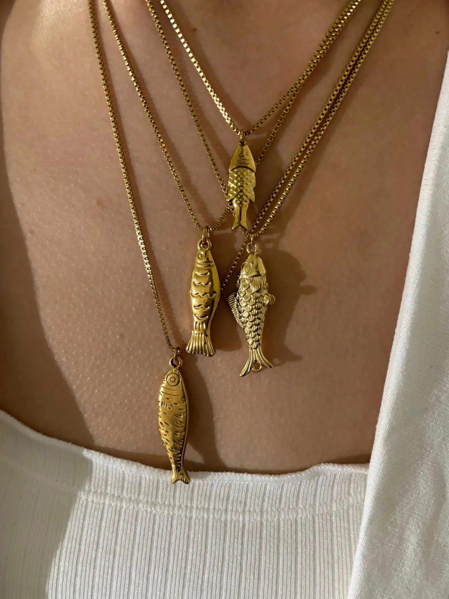 מיה |  שרשרת תליון דג מנירוסטה בציפוי זהב