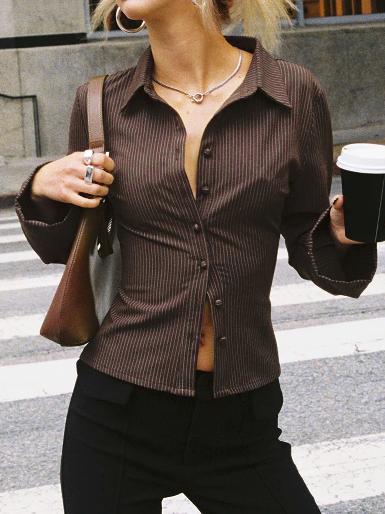 ורוניקה | חולצה בסגנון רטרו עם כפתורים