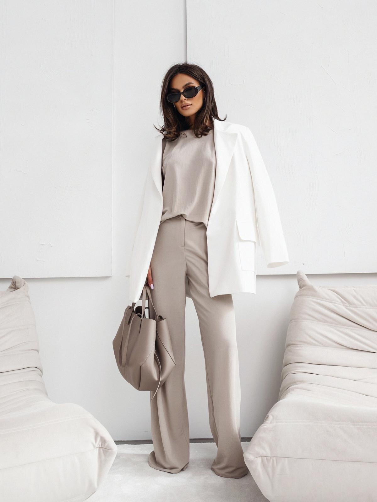 לירי | חליפת נשים אלגנטית דו-חלקית בצבע אחיד