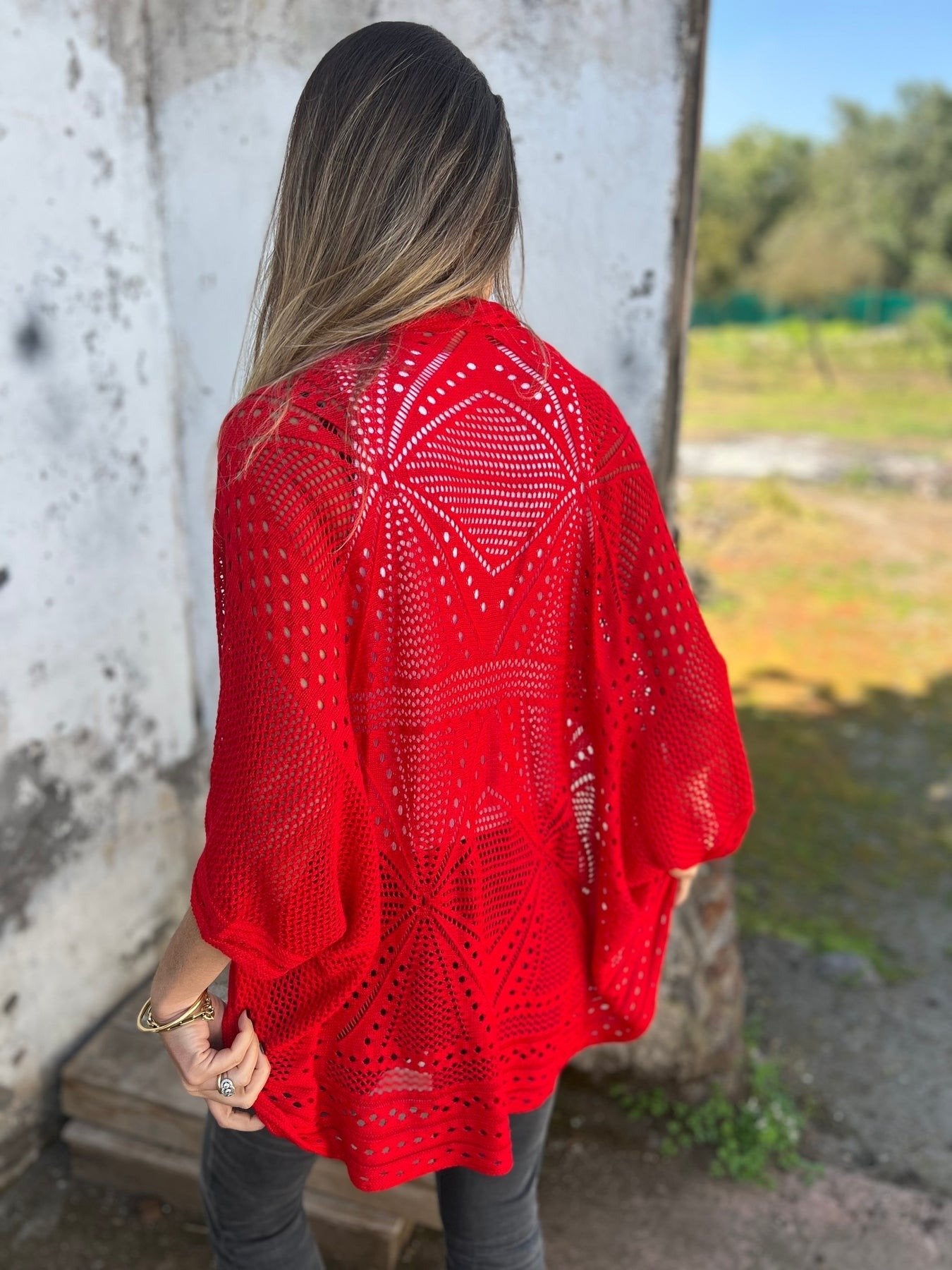 אסנת | סוודר קליל עם טוויסט מיוחד