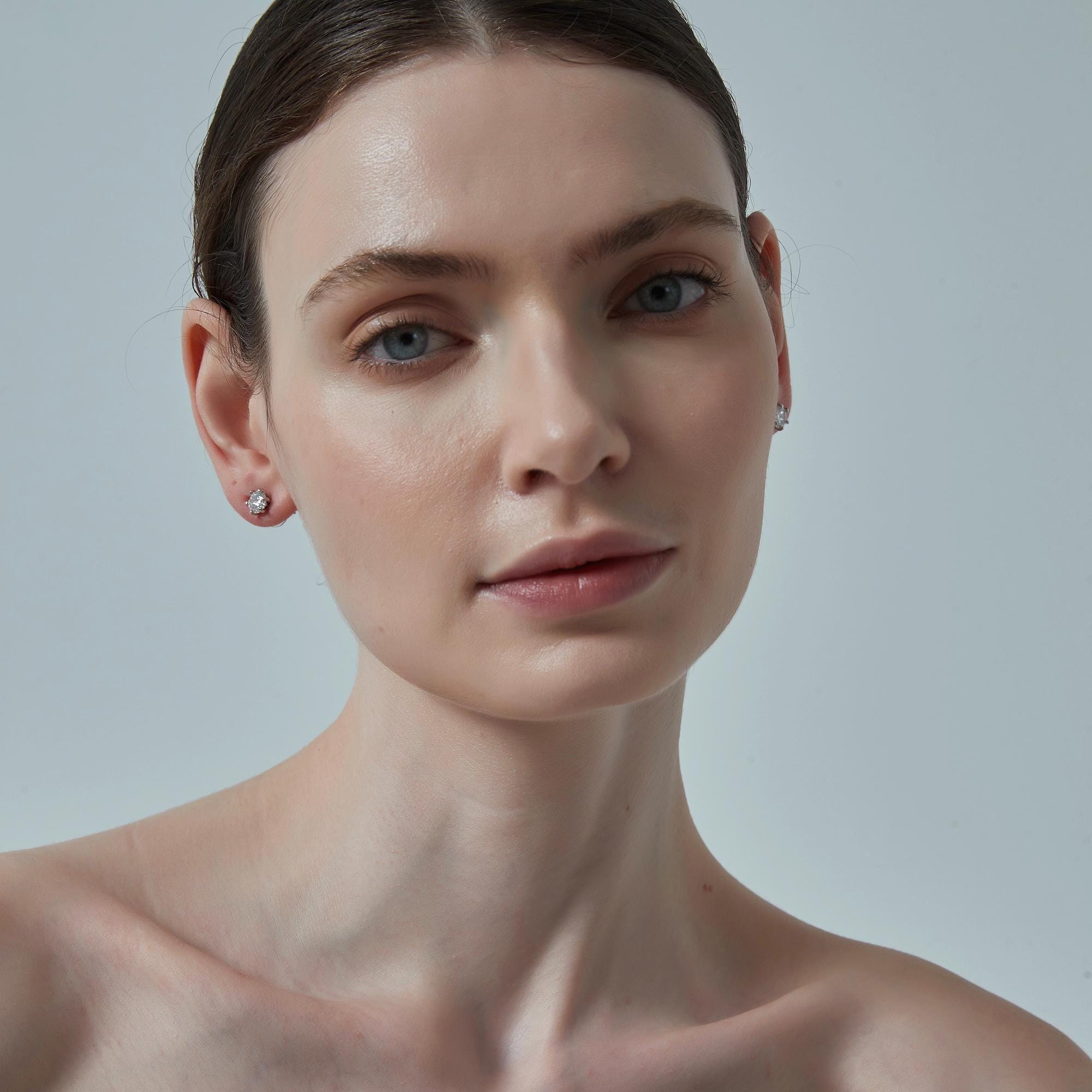 ליאן | עגילי מואסנייט עגולים ועדינים