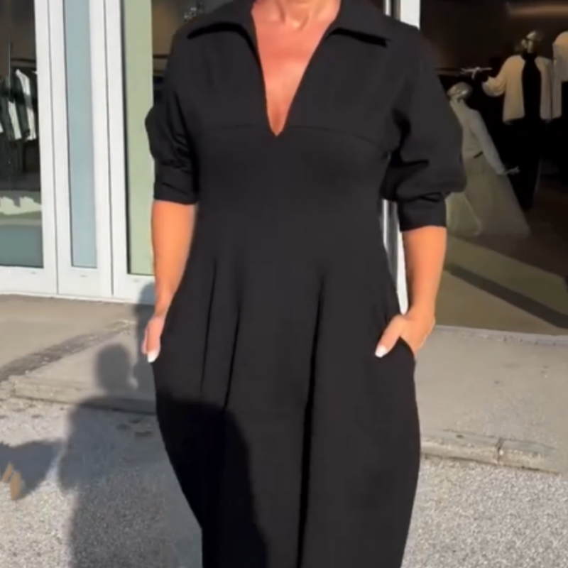 רוני | שמלת מידי עם מחשוף V ומותן גבוהה